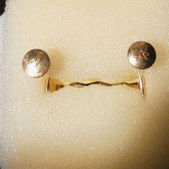 Heart shaped Vintage Screw Back Earrings. sPainted rose rhinestone - Picture 4 of 7